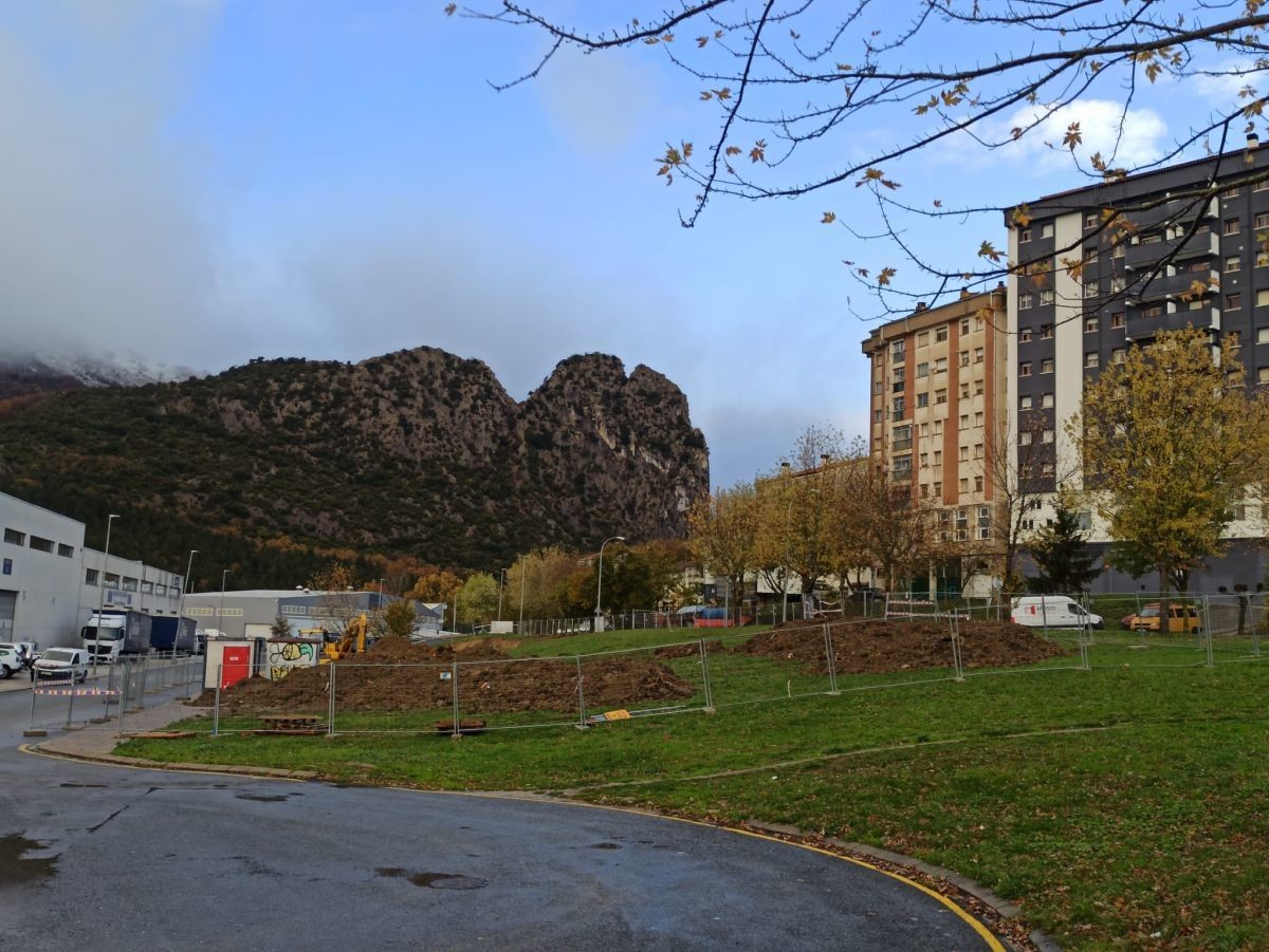 Irurtzunen garbigunea eraikitzeko lanak hasita daude