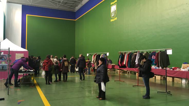 Elkartasun azoka, txikitzen