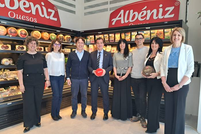 Irujo kontseilaria Quesos La Vasco Navarran bisitan izan zen