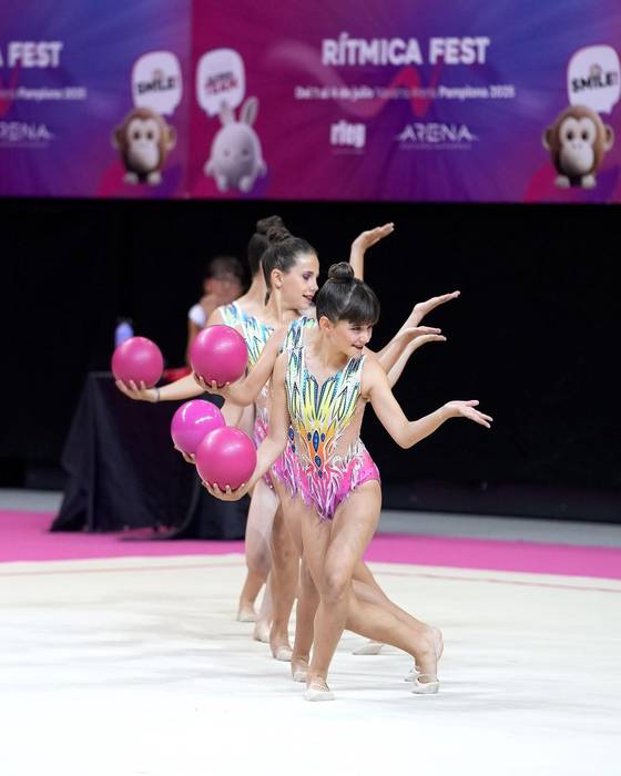 Iskiza Sakanako gimnasten ikasturte bukaerako erakustaldia