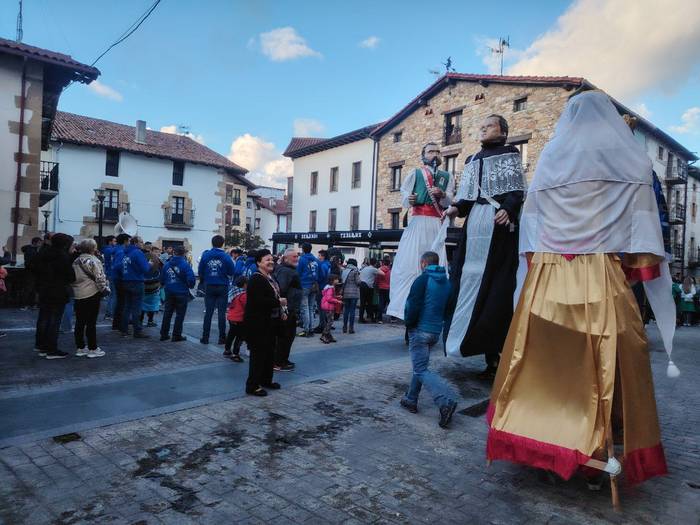 San Migel festak Olaztin