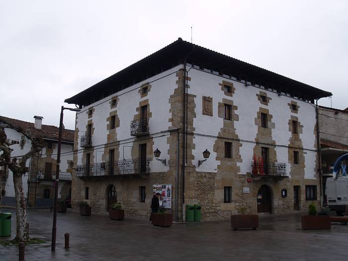 Bake epailea Lakuntzan, erlijio kulturako lokal berria Altsasun eta "giza eskubide urraketa larriak" jasandako beste biktima aitortza