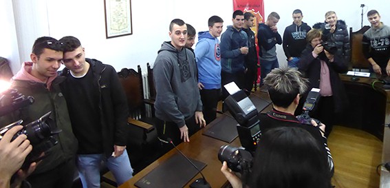 Kinto buruzagien aukeraketa - 8