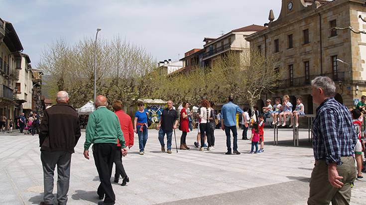 Lehen sektorea plazara 