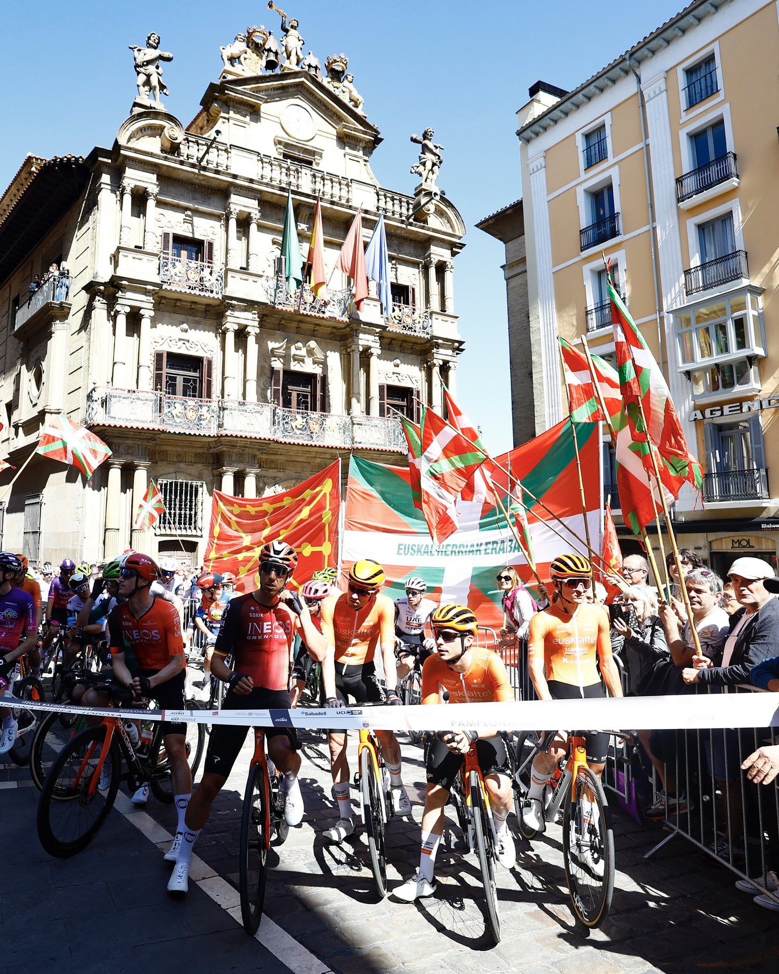Itzulia, Lodosako lautadetatik Gipuzkoako mendietara