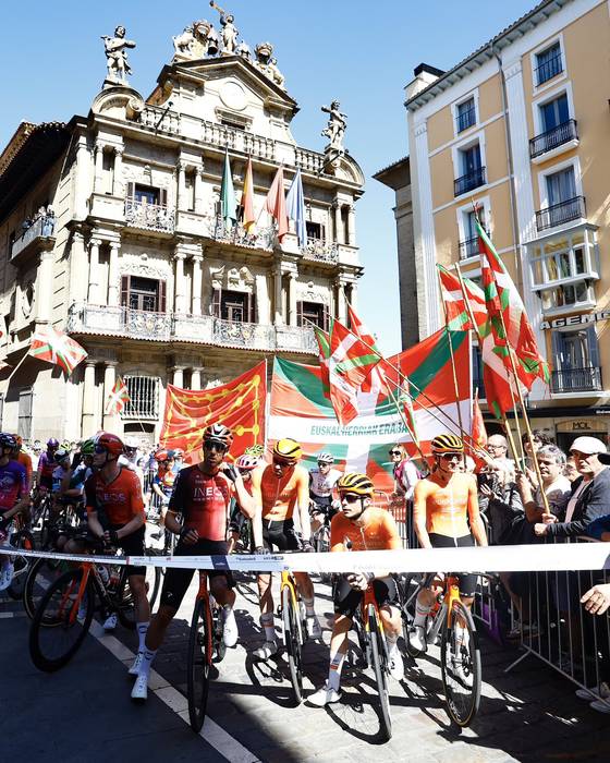 Itzulia, Lodosako lautadetatik Gipuzkoako mendietara