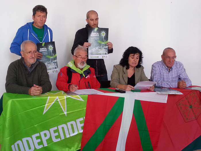 Euskal Herriko erdigunera martxa antolatu dute igandean