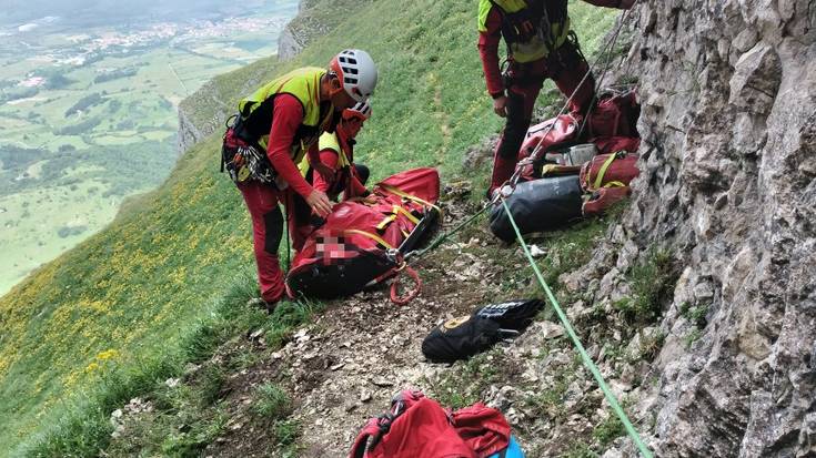 Beriainen bi mendizale erreskatatu zituzten