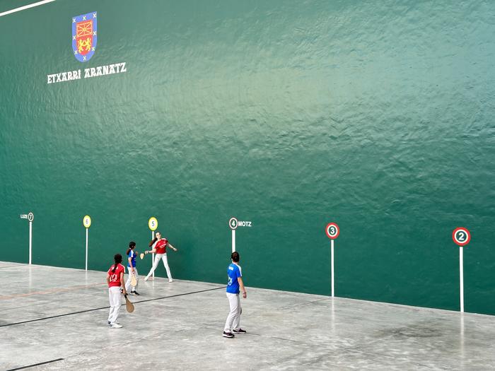 Etxarri Aranazko pilota eskolan izena emateko aukera