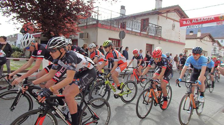 Igandean juniorren lasterketa Altsasun