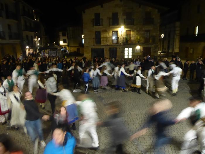 Santa Agedaren bilakaera mintzagai