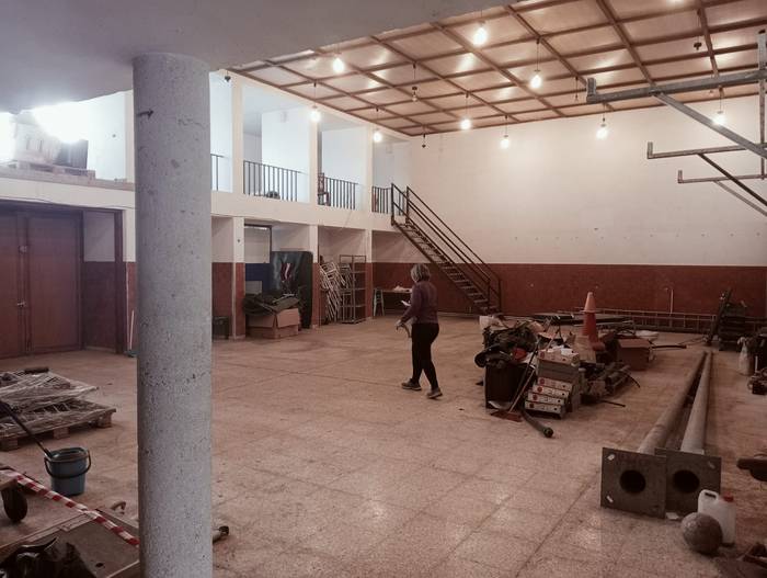 Hiru lan auzolanean