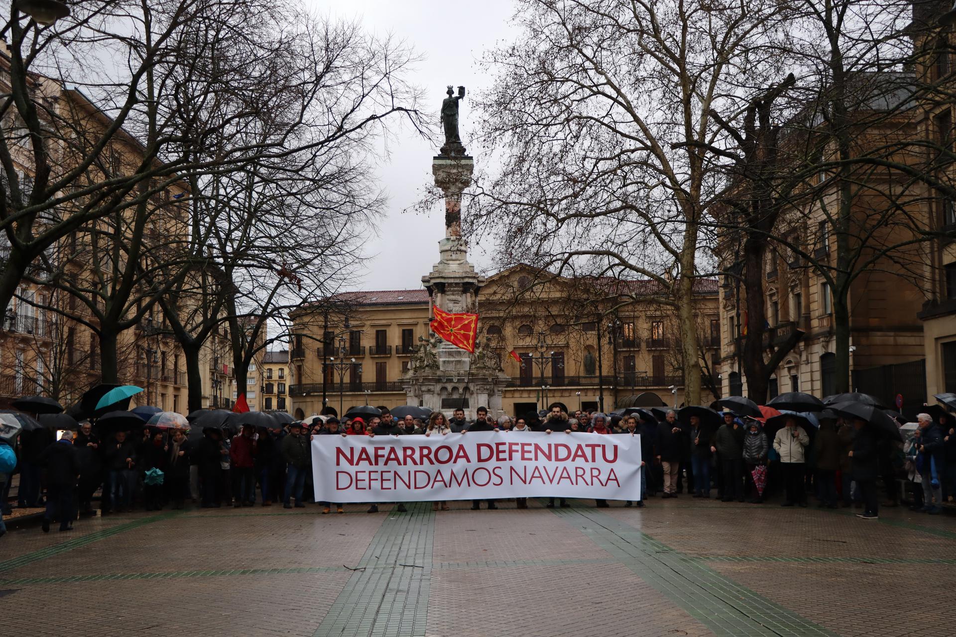 Hamalau alkate autogobernuaren aldeko bilkuran