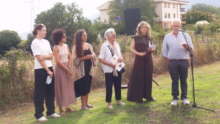 "Omenaldian herriko jende asko zegoen"