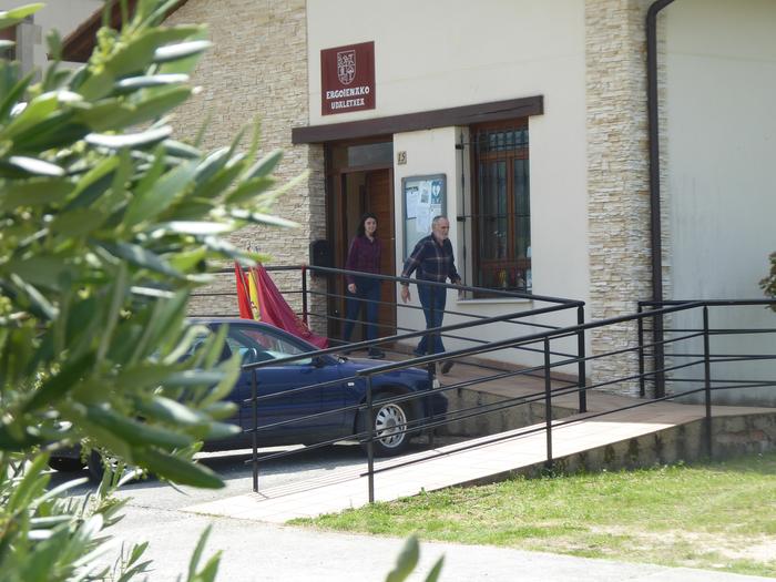 Mugikorrekin trebe izaten ikasteko