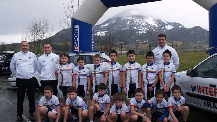 Aralar klubean 53 txirrindulari trebatuko dira 2018an