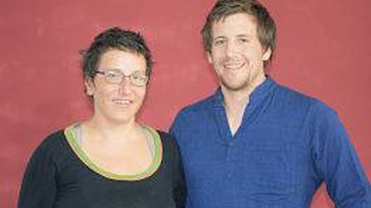 "Baratzean erabiltzeko mantak egiten hasi gara, ardi latxaren artilearekin"