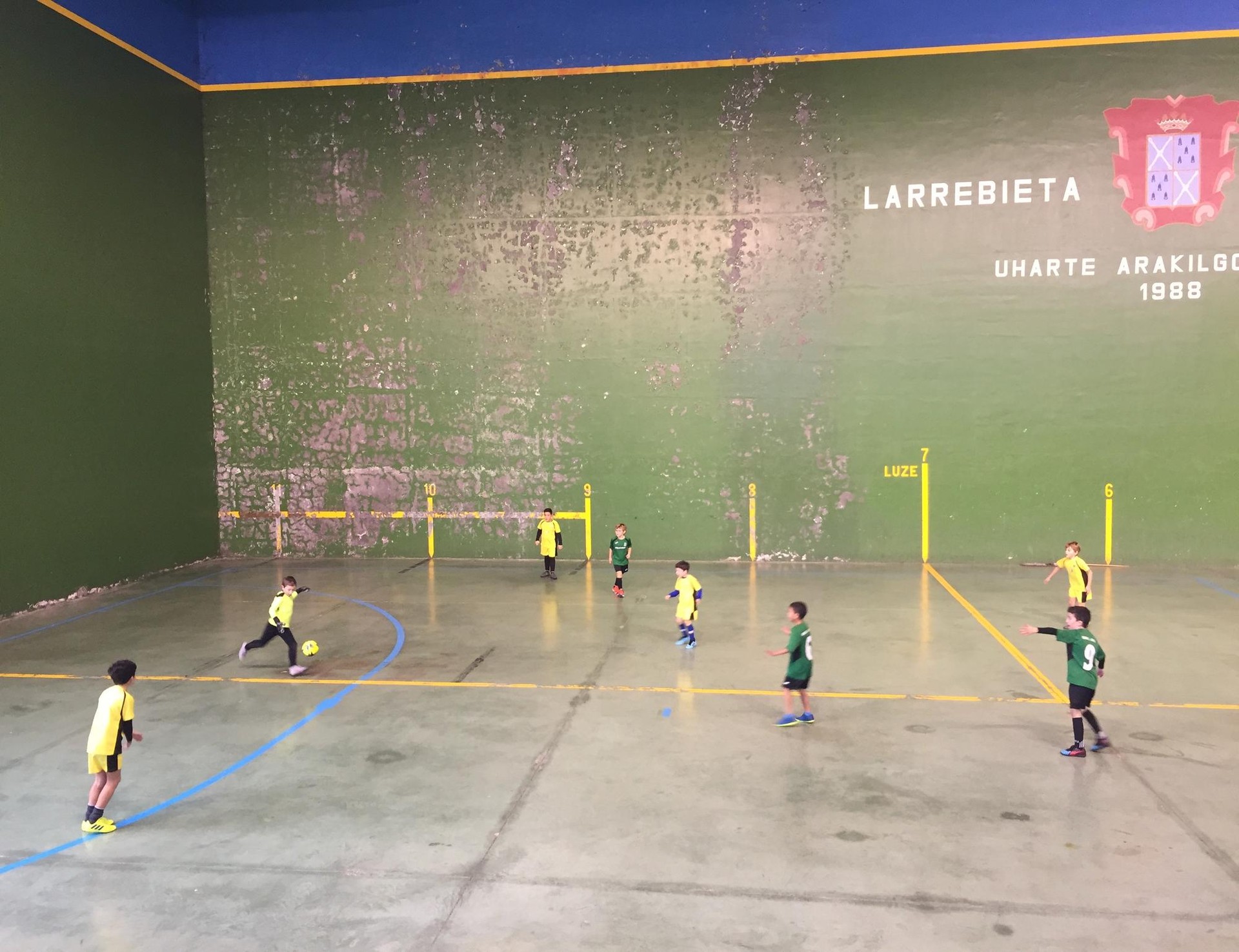 Azaroaren 26an hasiko da Sakanako Benjaminen areto futboleko topaketak