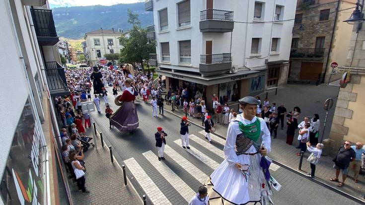 Ospakizunen egutegia zehaztuta