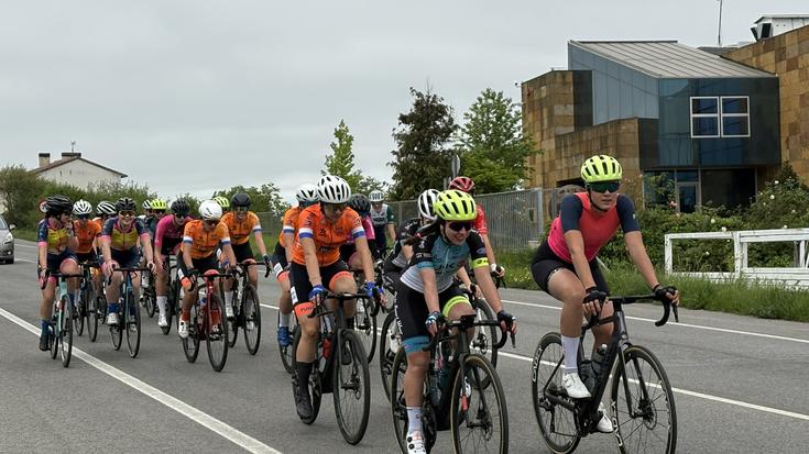 Arbizuk nesken lasterketa mustu zuen