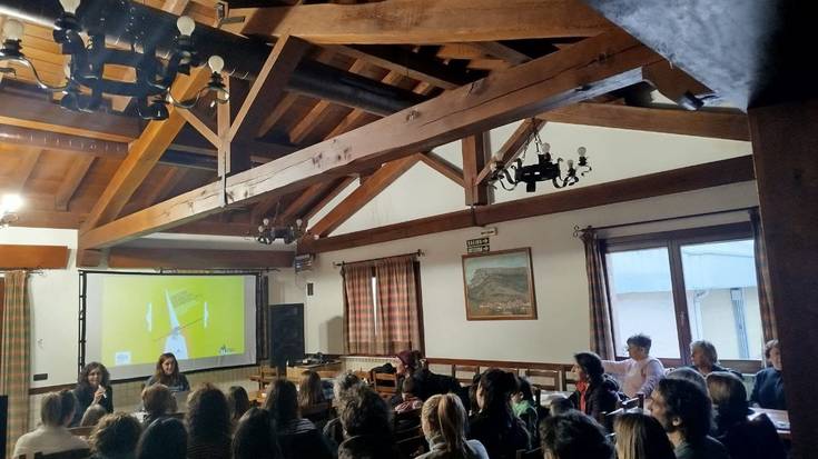 Sorgin ehizaren inguruko liburuaren aurkezpena, Irurtzunen