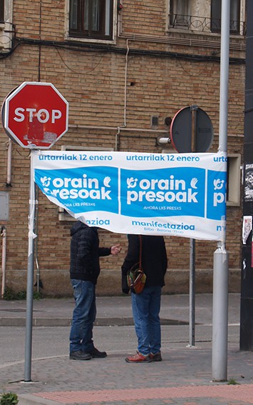 Presoen gaia mahai gainean jartzeko, kalera