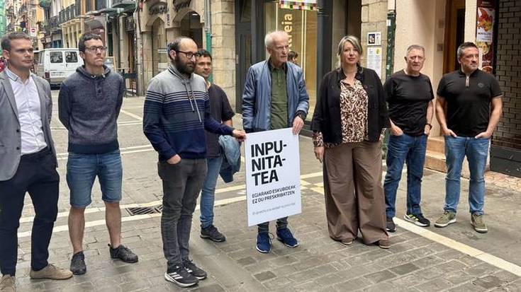 Arratibelek bere tortura kasua ikertzeko eskatu du