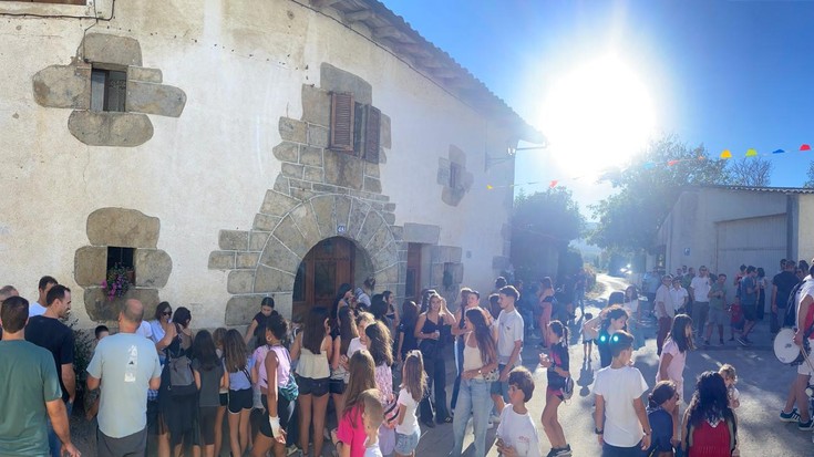 Egiarretarrek majo pasa dituzte festak