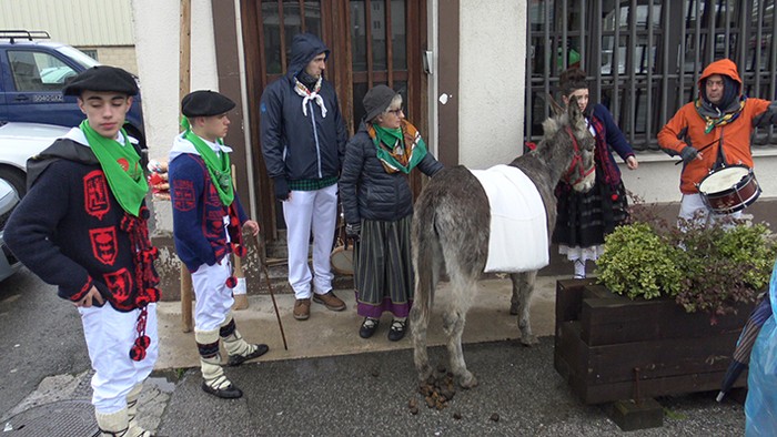 Kintoz bete dira kaleak - 9