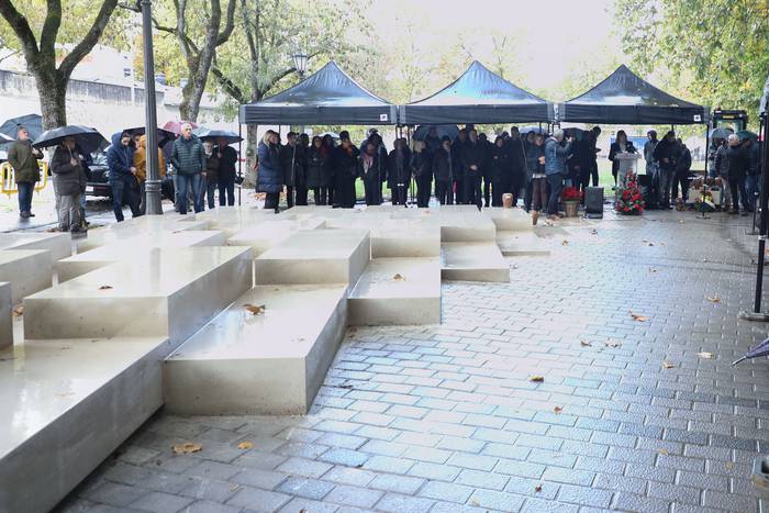 Otsaportilloko zati bat Iruñeko atxilotze guneen memorialean