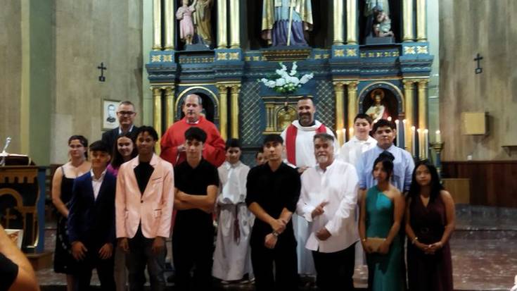 Gazteek sendotza hartu zuten