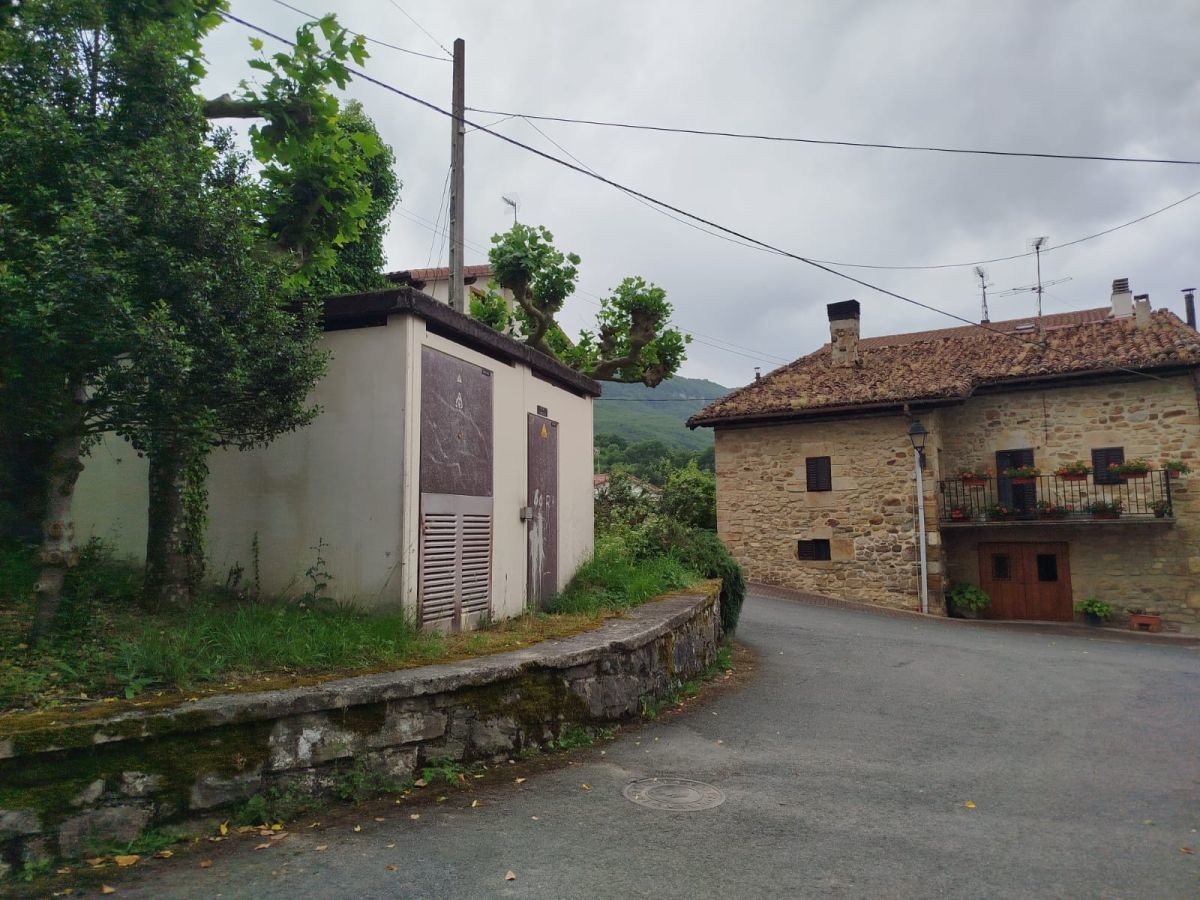 Argiteria publikoa berritzeko pausoa Iturmendin
