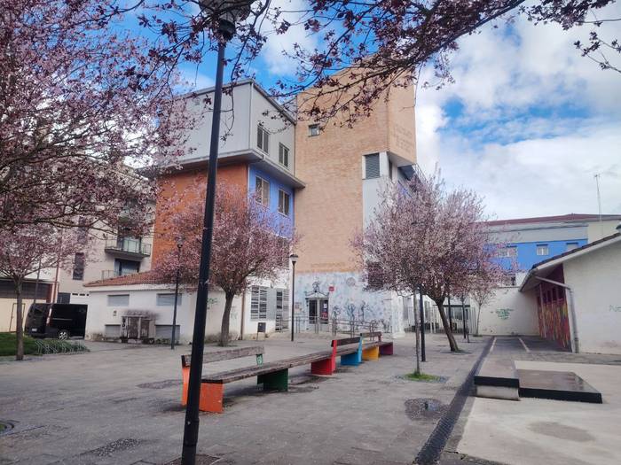 Berdintasunean jolasten, eta saltoak