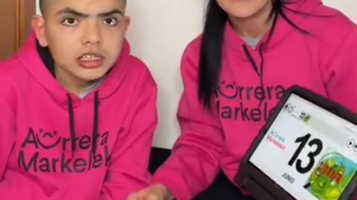 Elkartasun zozketako txartelak salgai daude