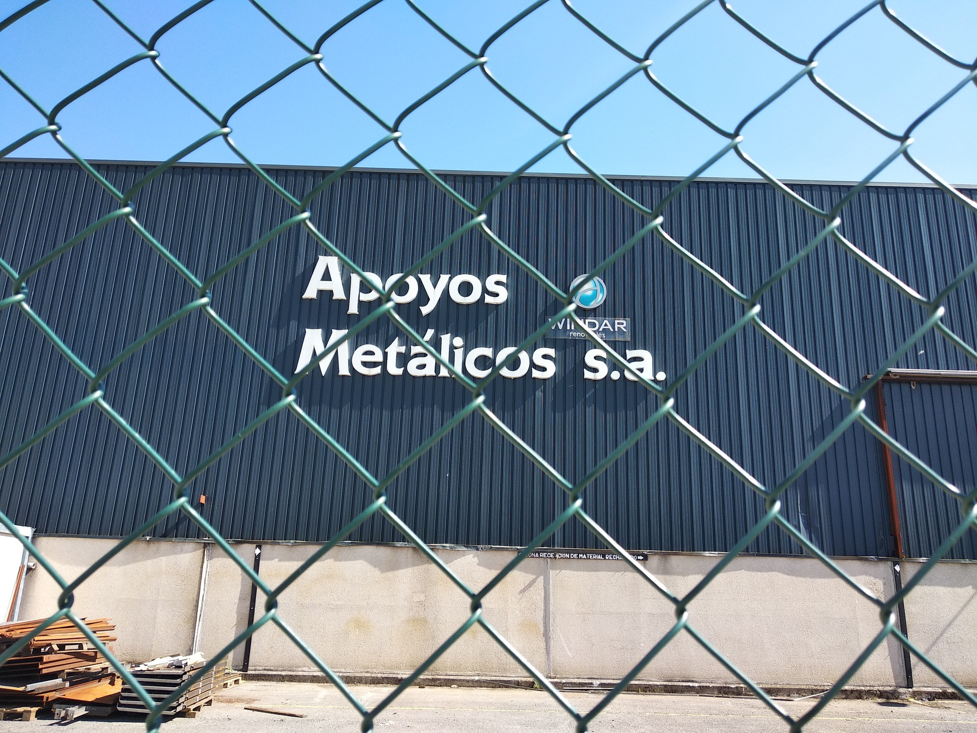 Apoyos Metalicoseko langileak zuzendaritzarekin gaur bilduko dira