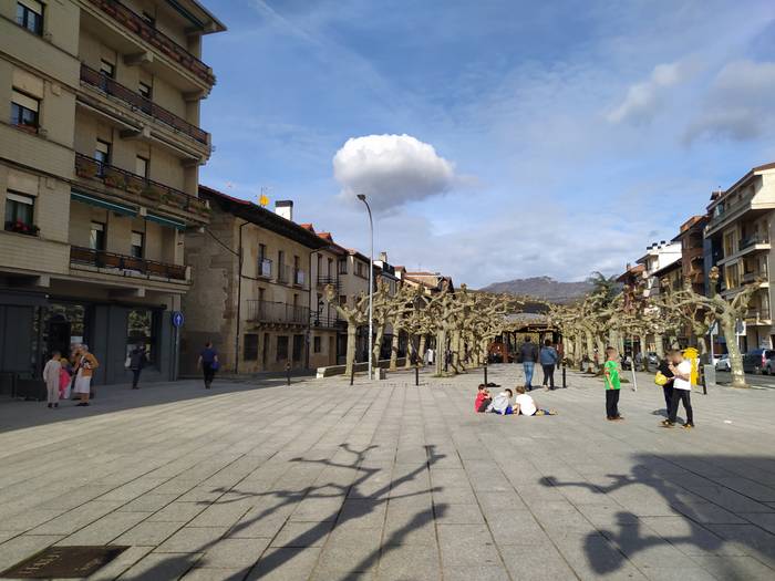 Taupak 'Euskaratik, hizkuntza guztiekin' manifestua zabaldu du