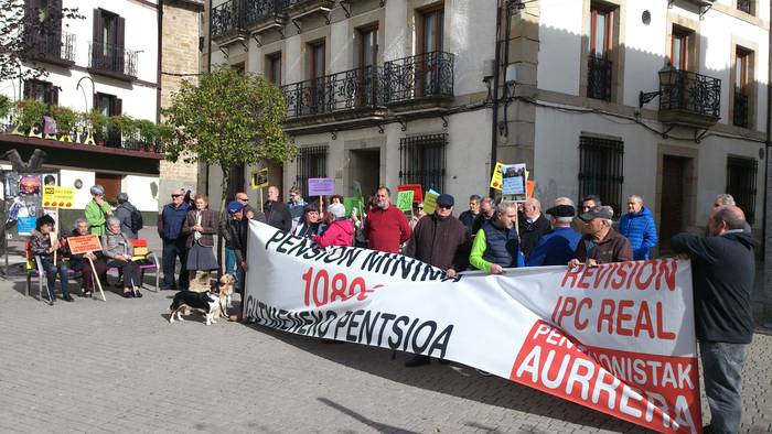 Pentsiodunek Iruñeko manifestazioan parte hartzera deitu dute