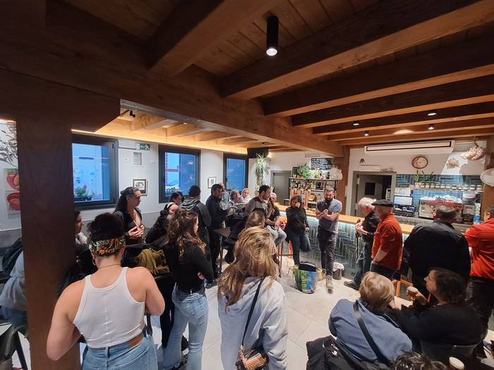 Euskararen doinua plazara