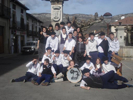 Lakuntzako kintoak festarako prest