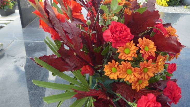 Uharte Arakilgo hilerria, Etxarri Aranatzen udal garbitzaile poltsa eta Olatzagutiko mendi pistak