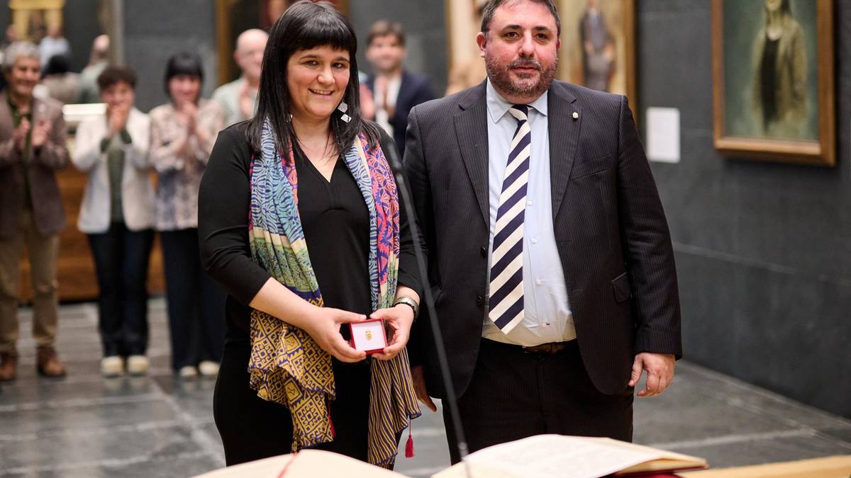 Gallo foru parlamentari karguaz jabetu da