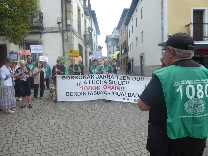 Pentsiodunen manifestazioa nagusien nazioarteko egunean