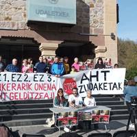 AHTren kontrako mendi martxa