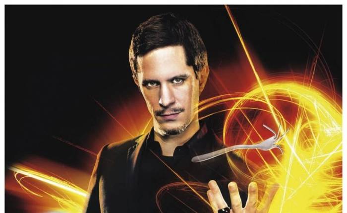 Mentalismo ikuskizuna Toni Bright  magoarekin