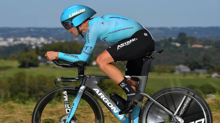 Roglicek etapa eta lidergoa lortu zituen Vueltako atzoko erlojupekoan