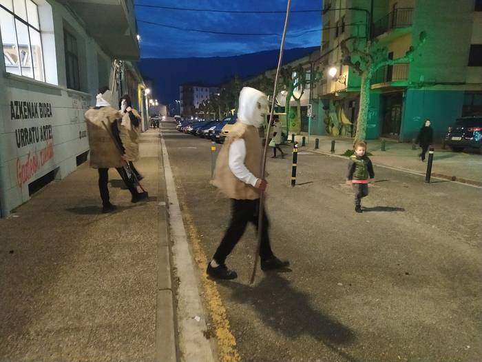 Heldu dira txatarrak