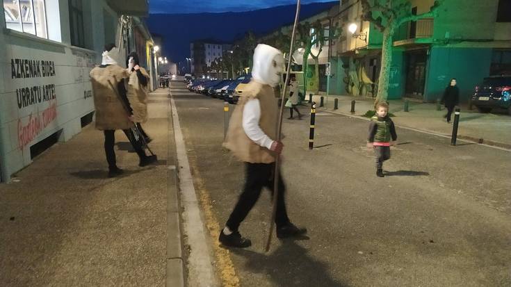 Heldu dira txatarrak