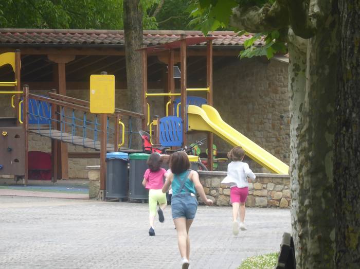 Haurrendako udako aisialdia eskaintzan izena emateko epea zabalik dago