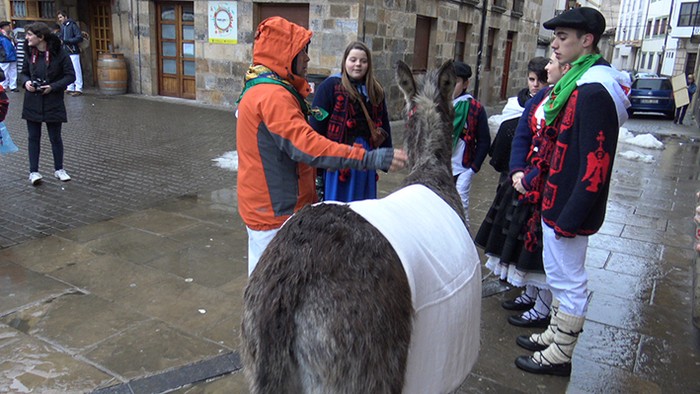 Kintoz bete dira kaleak - 8