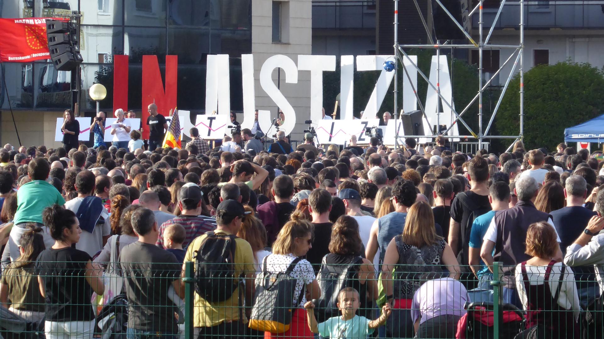 Aratz Urrizola eta Iñaki Abad Zaballako espetxetik atera dira
